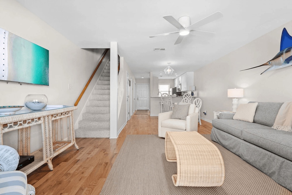 Blue Marlin by Avantstay Beachfront w Views Pool Access Beach Chairs