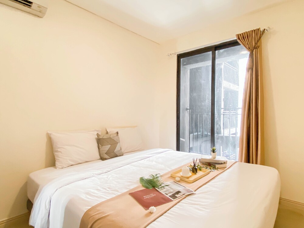 Basic 1Br With Extra Room At Meikarta Apartment