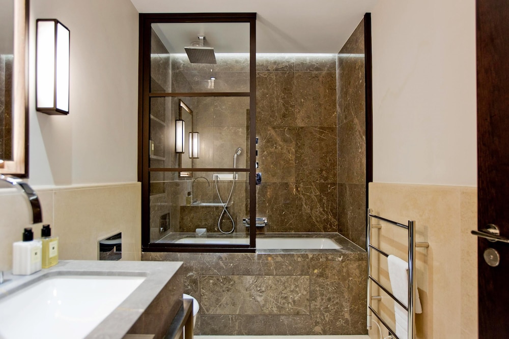 2-bed Superior Apt 416