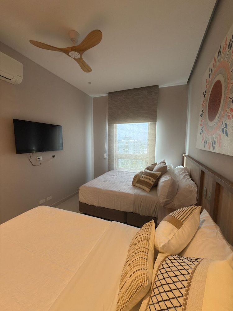 Apartamento Adalmar 804 con vista al mar