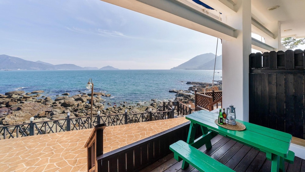 Namhae Opera House Pension