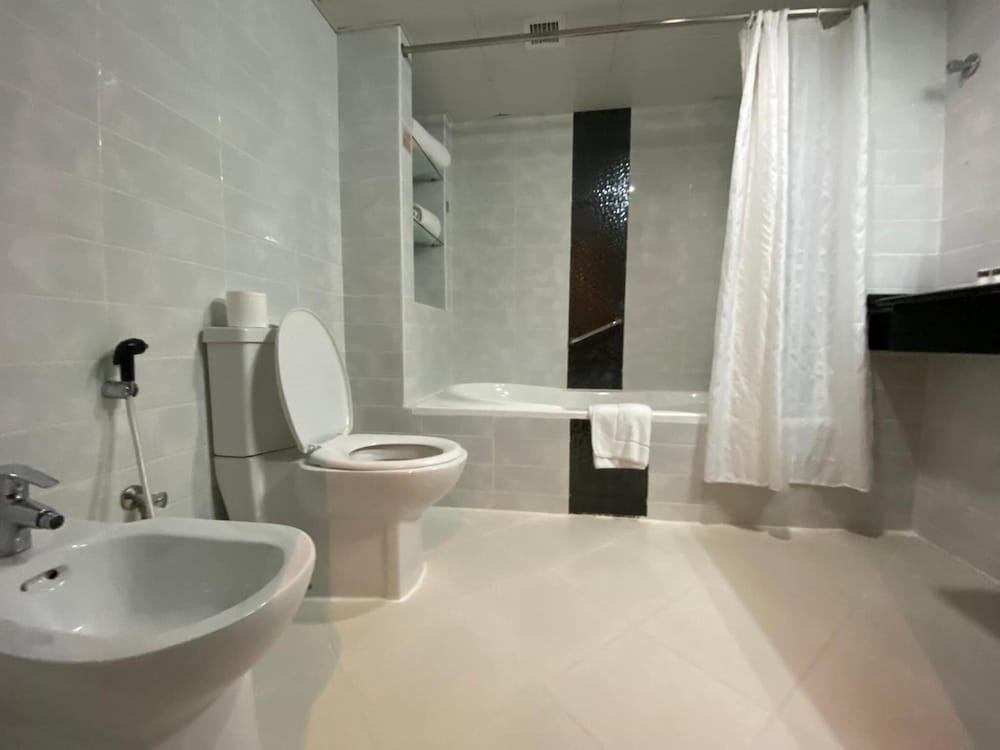 Abu Dhabi Vacations - Phoenix Plaza Hotel Apartments - Property Image 14