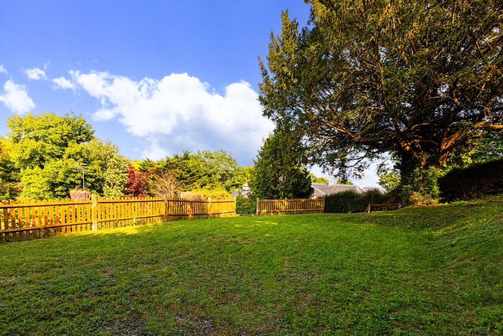 Honeypot Cottage - From 500 Per Night