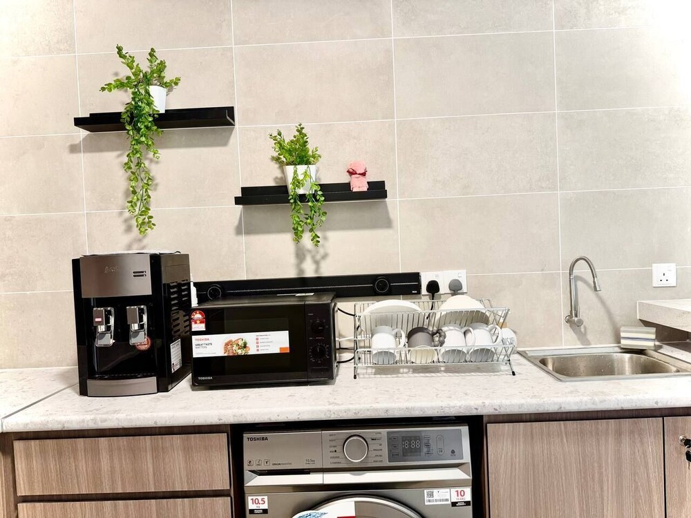 ICC Luxury Suites By Grab A Stay