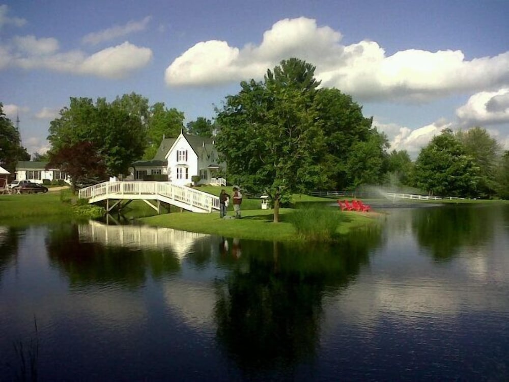 Allegan Country Inn