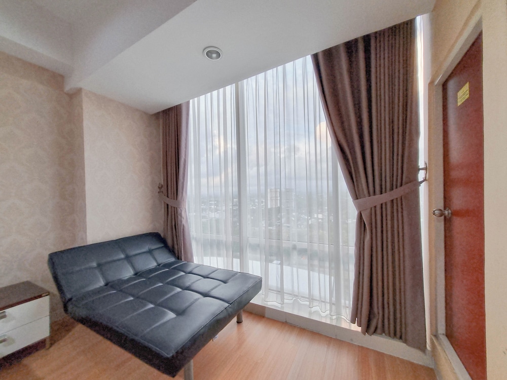 Relaxing And Stylish Studio At Mataram City Apartment