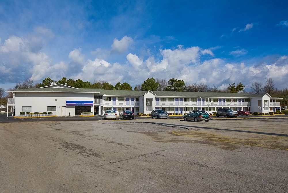 Chattanooga Vacations - Motel 6 Chattanooga, TN - Property Image 4