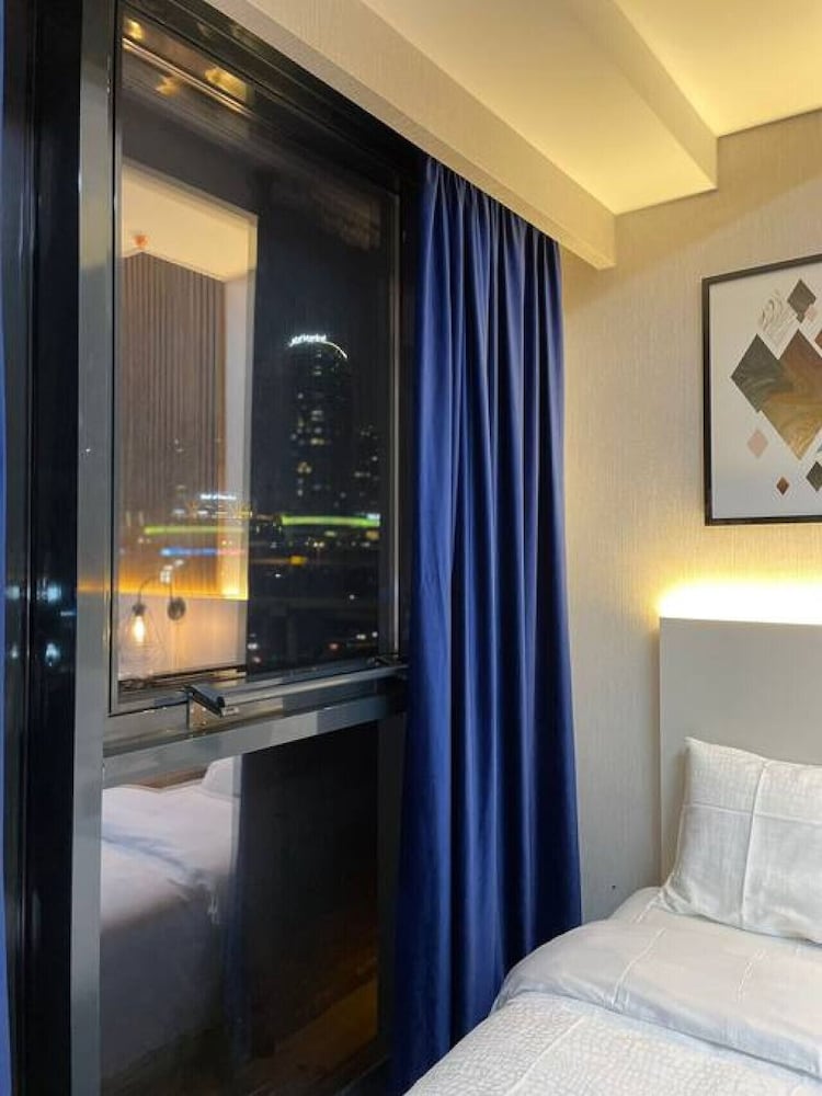 Brand-new 2 1 Apartment-near Mall of Istanbul
