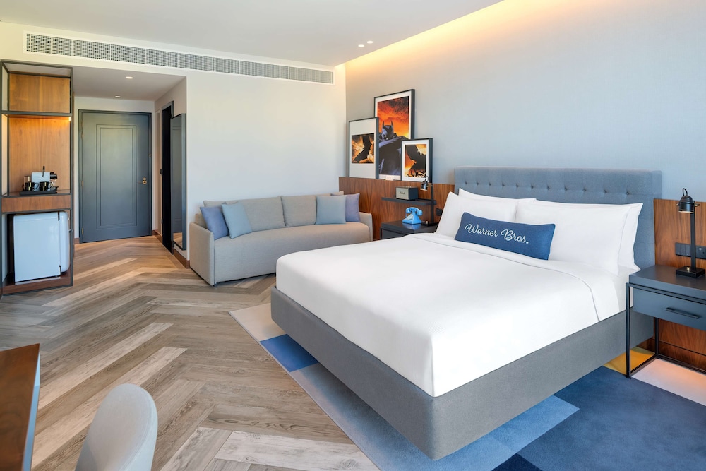 The WB Abu Dhabi, Curio Collection by Hilton