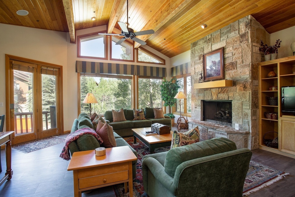Double Eagle at Deer Valley Resort - Three Bedroom Condo with Hot Tub #17 3 Condo