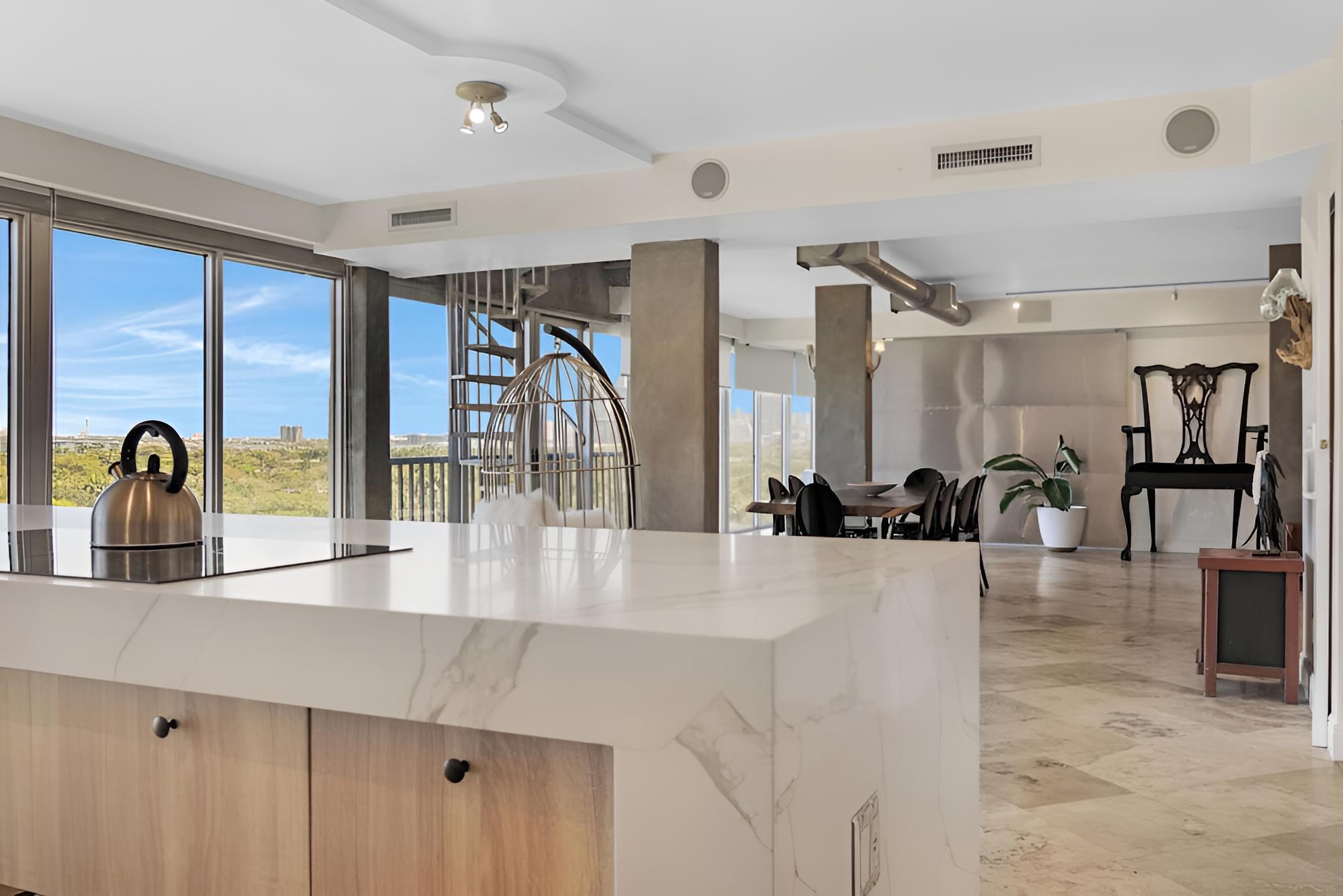 Roami at Biscayne Penthouse