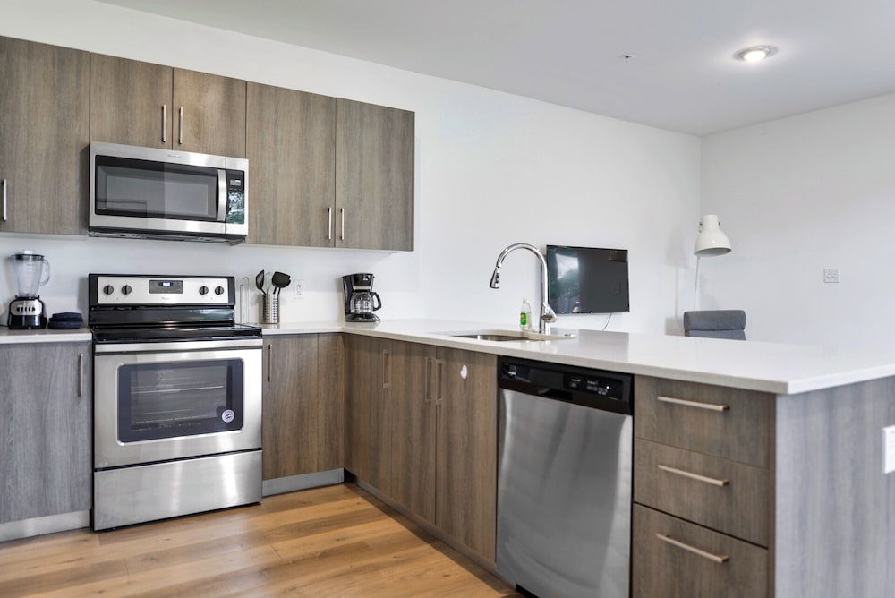 Stylish Townhouses by Design District