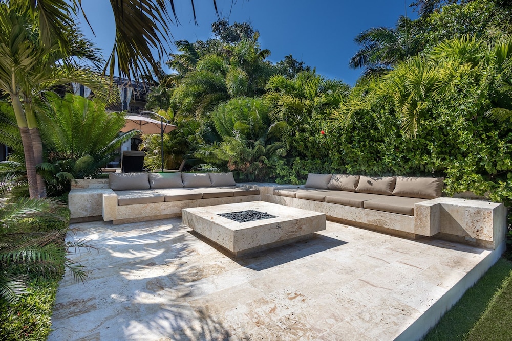Villa Tres Amarras The Pinnacle of Exclusivity