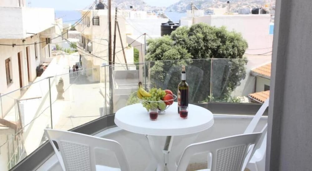 Miss Soula by Estia view 2