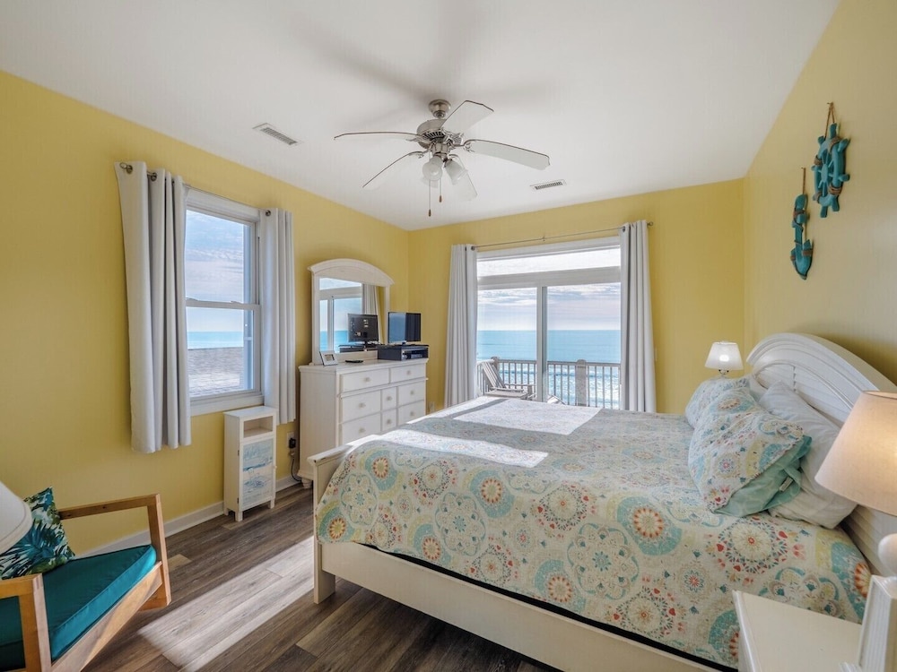 Sunflower Beach House by Topsail Realty