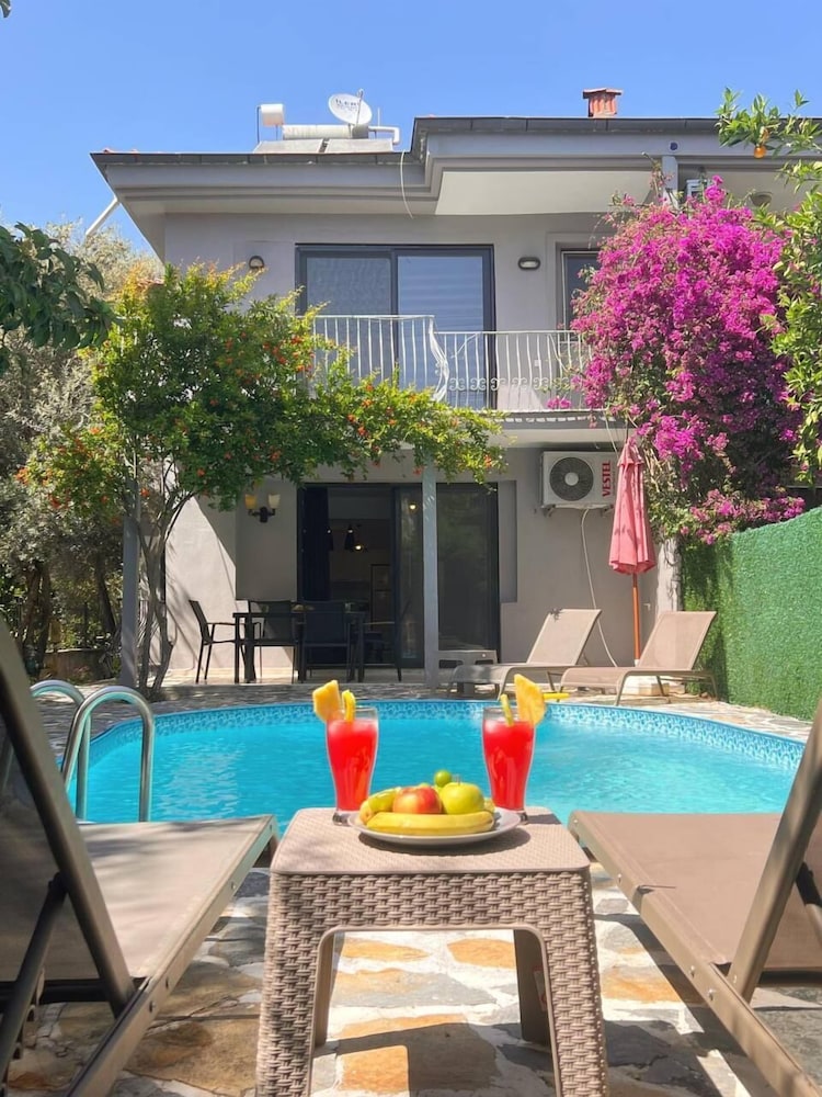 Burla Villa Çalış