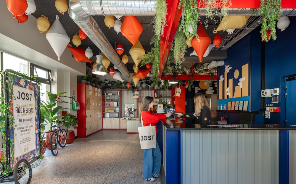 Le Havre Vacations - Jost Hotel Le Havre Gare - Property Image 2