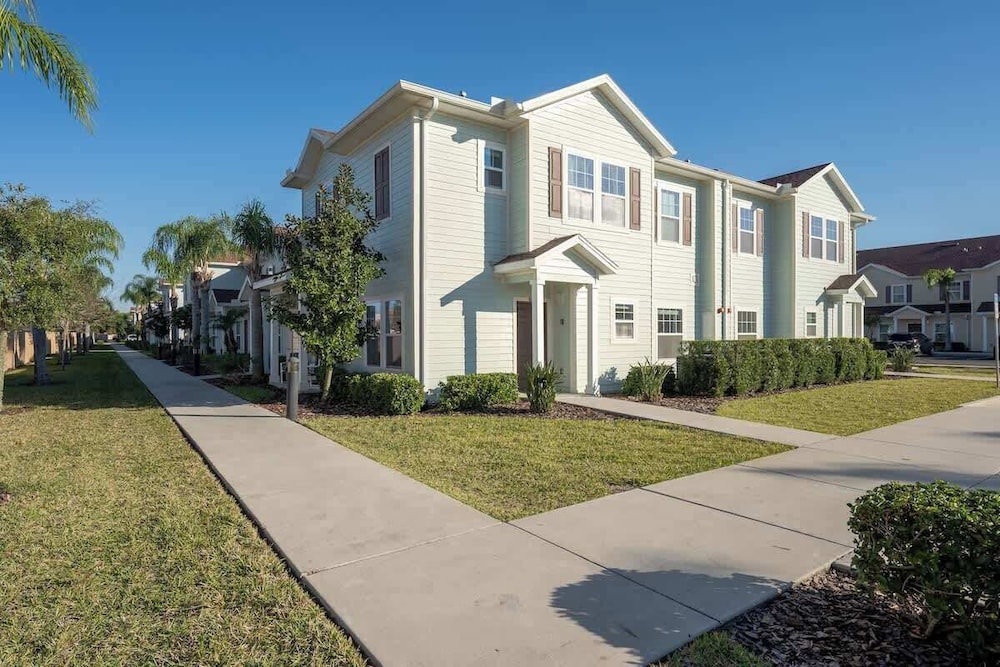 Cozy 4BR Retreat Near Orlando Attractions
