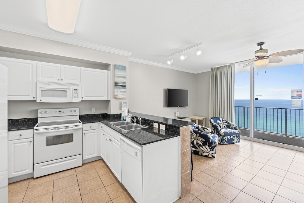 Tidewater by Book That Condo
