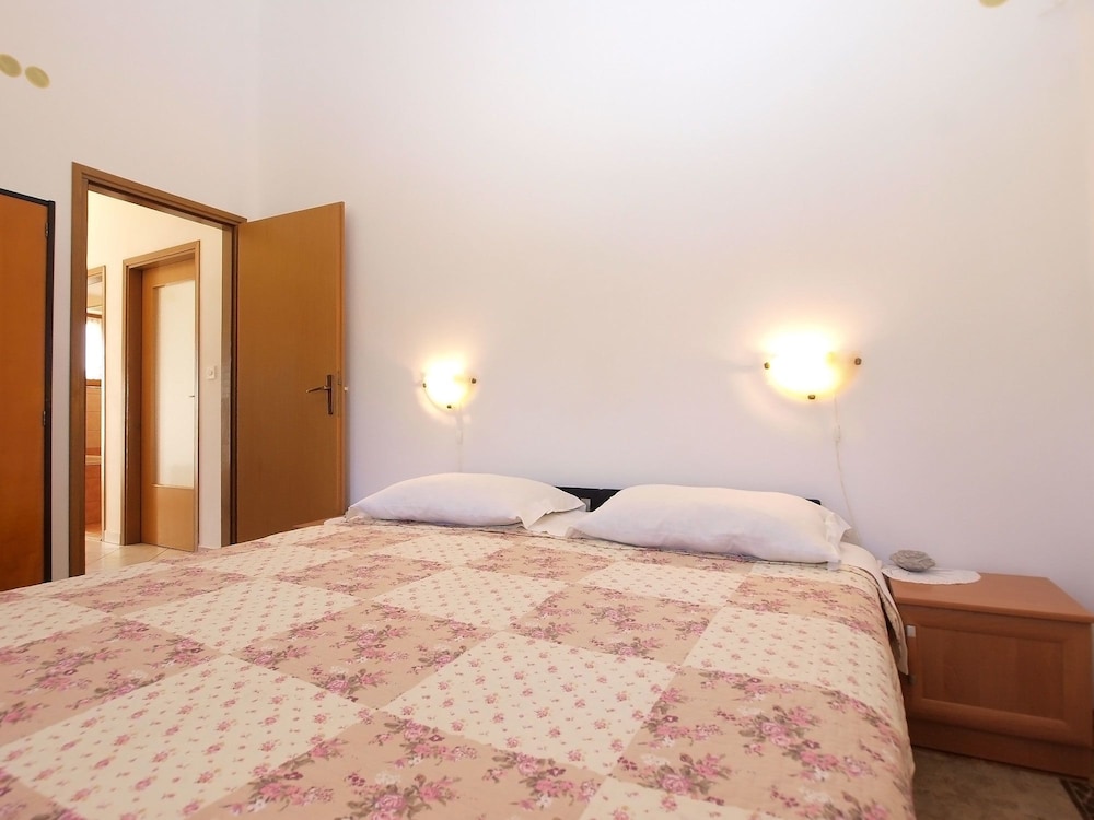 Apartment 950 view 2
