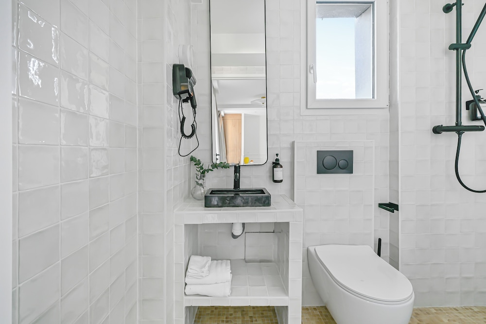 JIJI Suites