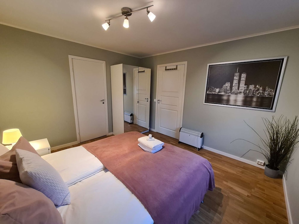 Bright And Central, 2-bedroom, Fully Equipped view 3