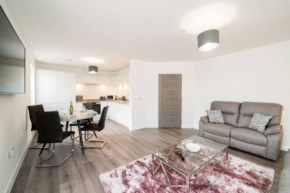 South Esk 5 - Modern 2 bed Apartment view 4