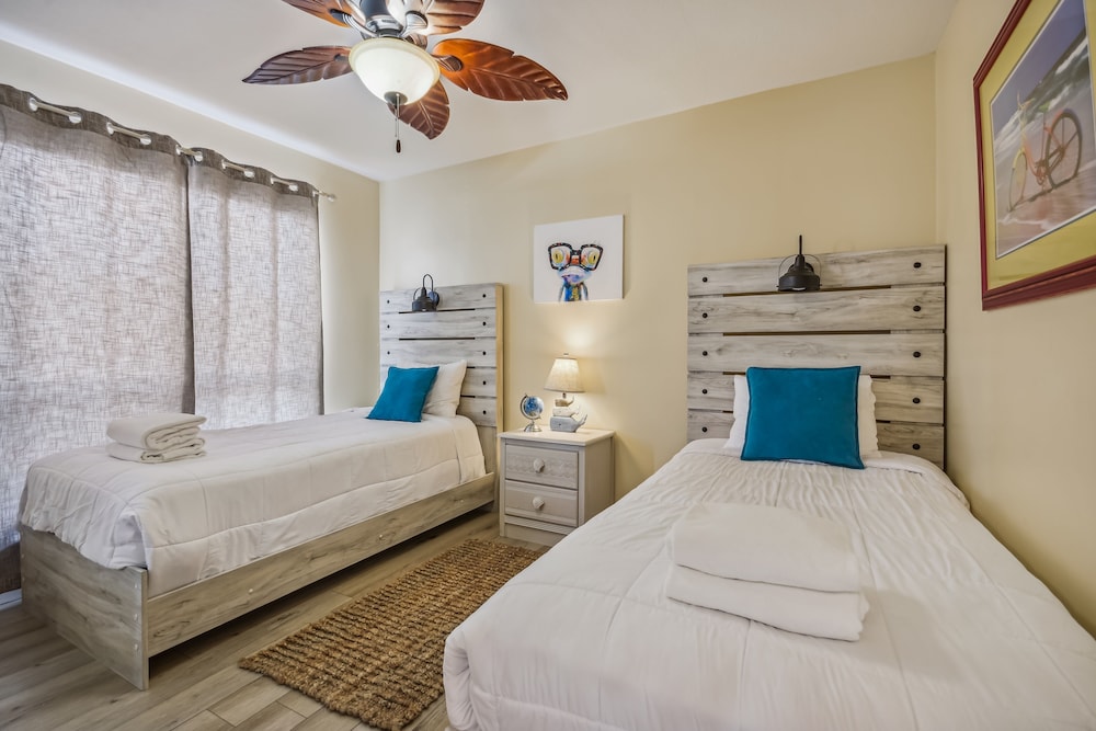 Sandpiper Cove 3104 2 Bedroom Condo by RedAwning