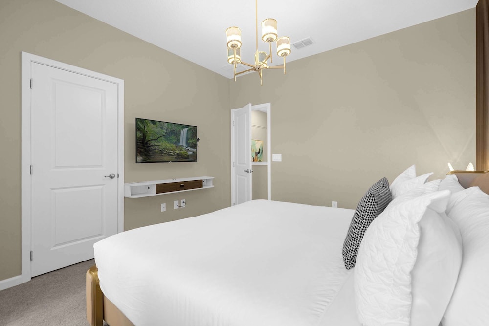 Upstay: Themed Family Home w Pool & Games Room