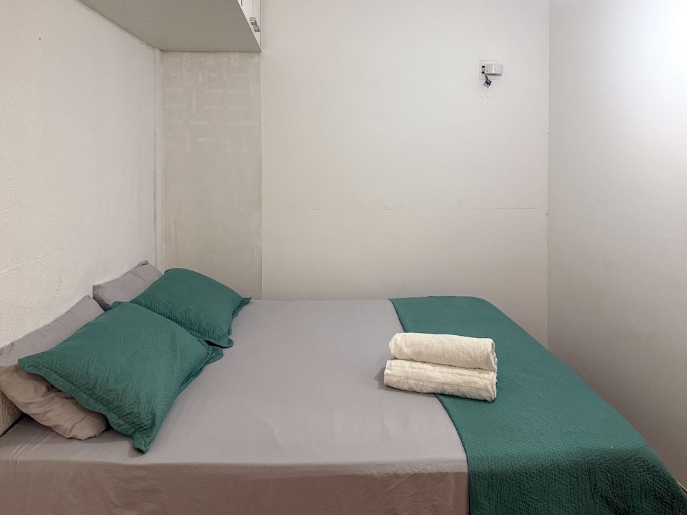 Spacious apartment on Copacabana beach