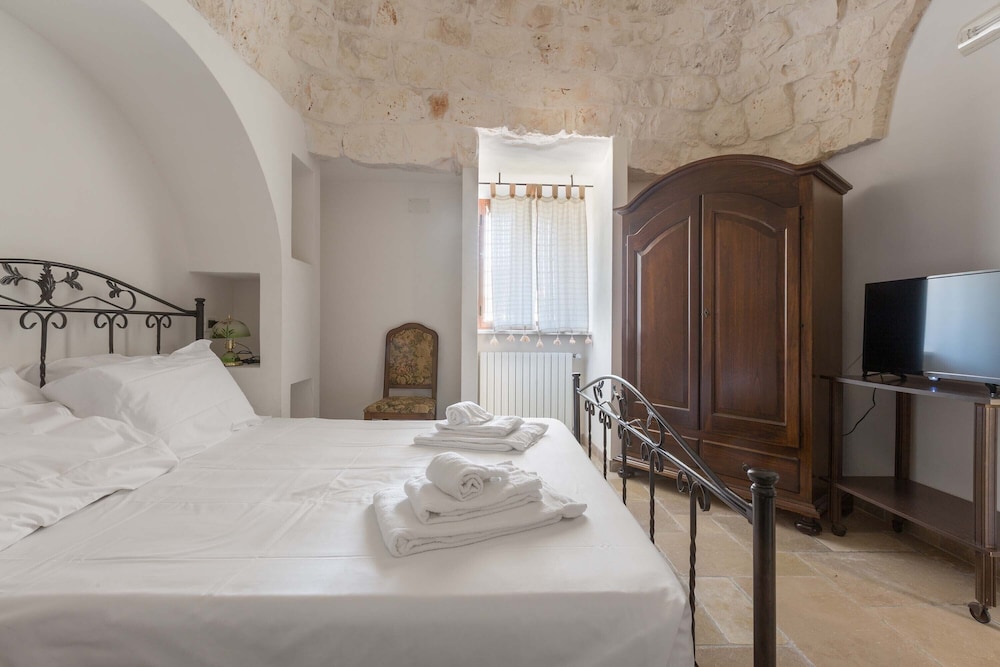 3279 Trullo Due Coni by Barbarhouse view 4