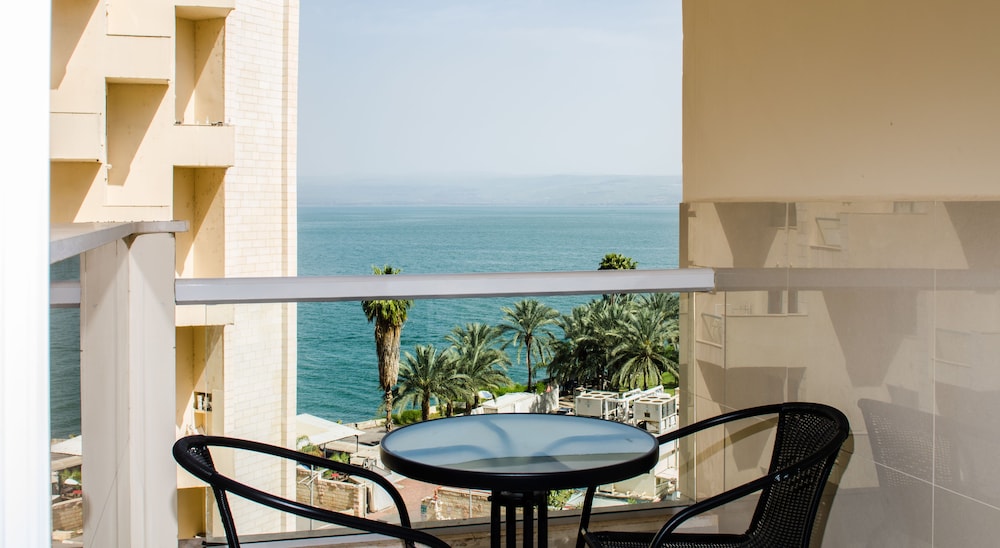 Luxury Suite by Sea of Galilee