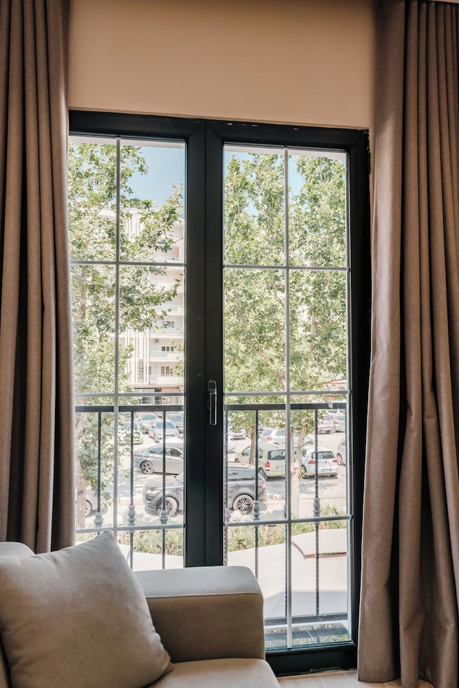 Trident Residence