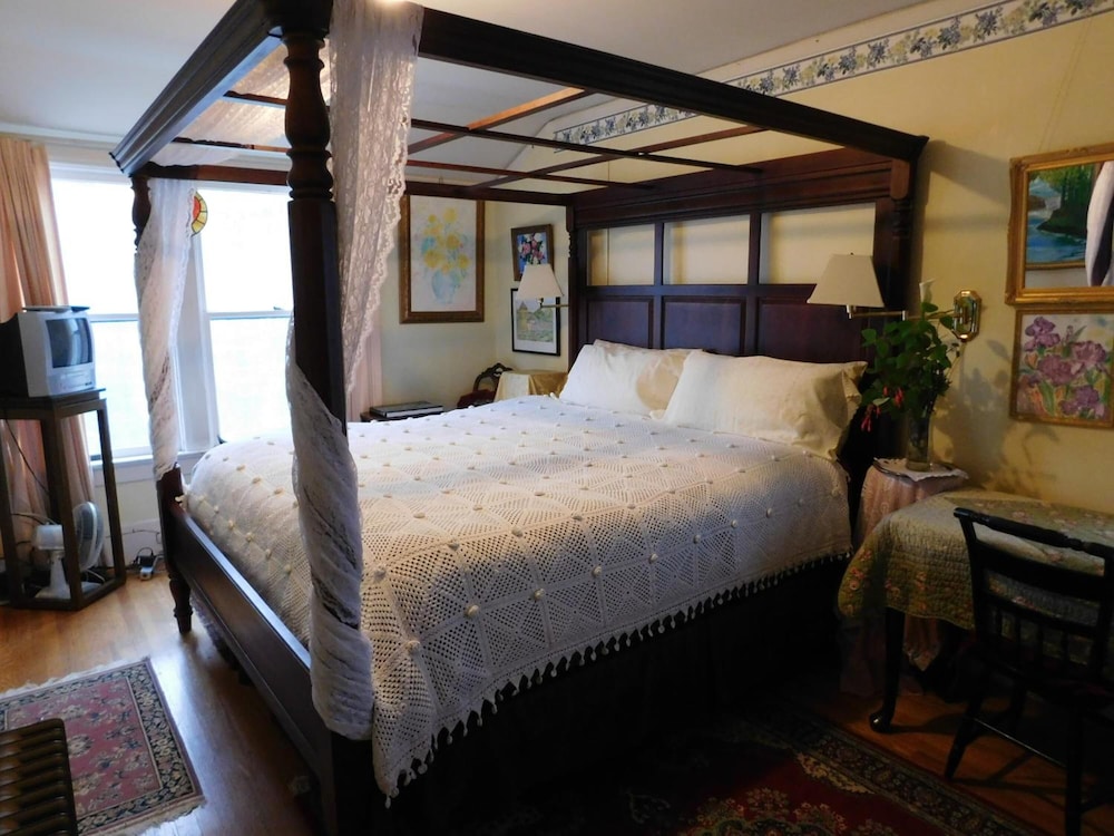 Cliff Crest Bed & Breakfast