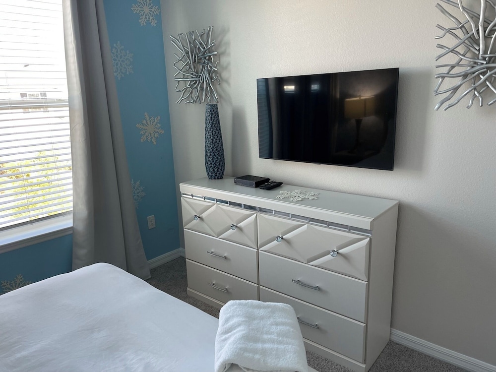 Jodie's Luxury Solara Home