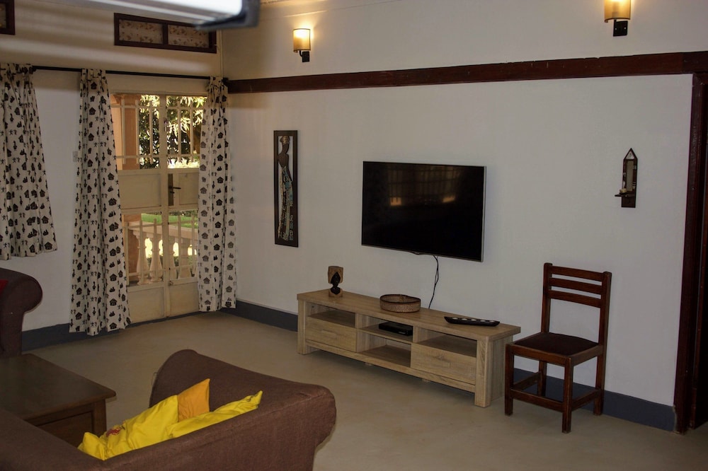 Banda Lodge