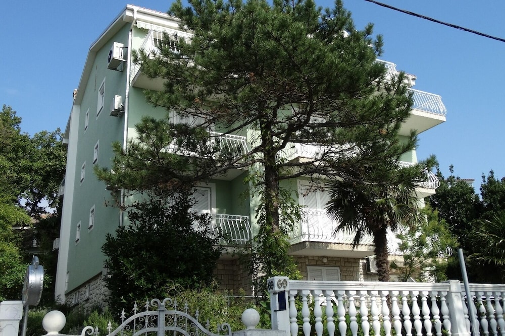 Oli - 20m From the Beach - 7 - R11