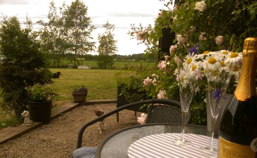 Tollarp - Barn - Sleeps 3 - Pet Friendly - Parking