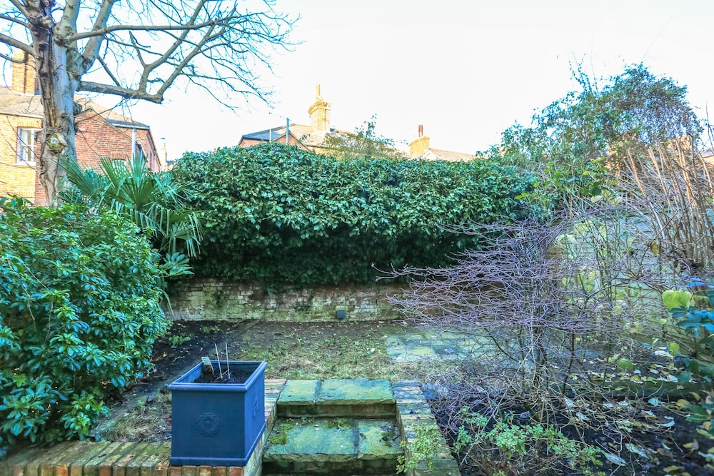 The Glasshouse Escape - 5BDR Victorian Jewel with Modern Twists in Jericho