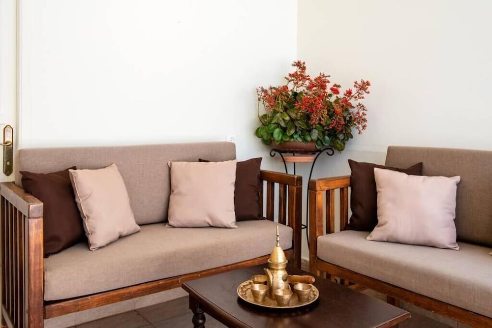Contessa Elli Residences