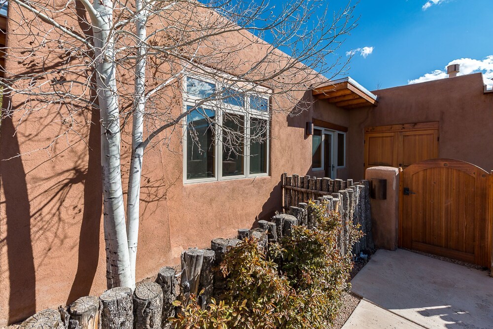 Hotel Bishop's Villa K - Image 1