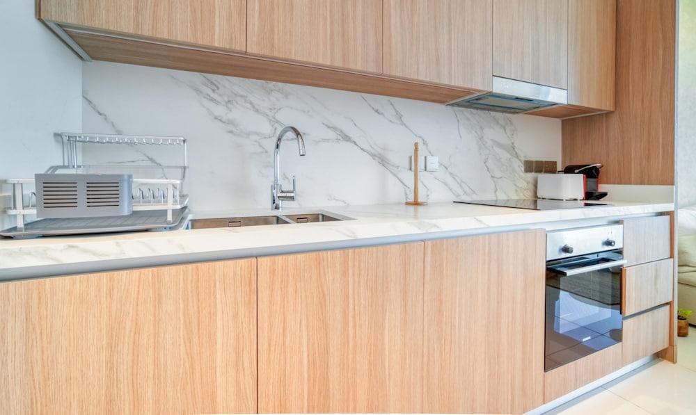 Luxury Sea View Living on Emaar Beachfront