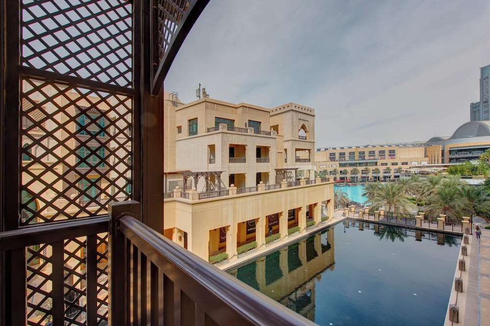 Durrani Homes - Souk Al Bahar Living Besides Burj khalifa & Fountain