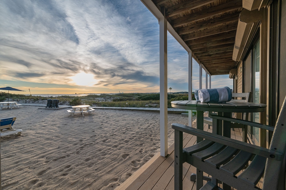 Sandbar Inn - Dog Friendly