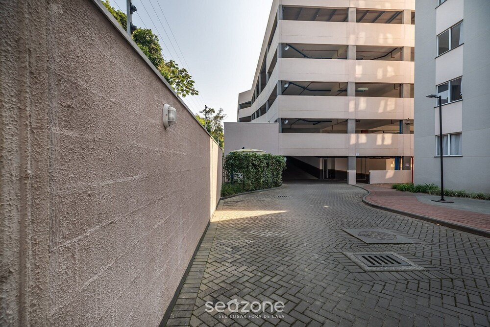 2BR Apt w/ Pool & BBQ 210m - Csi0302