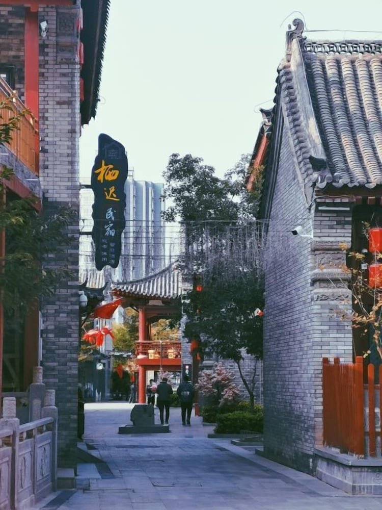 Qichi Waterfront B&B Hotel
