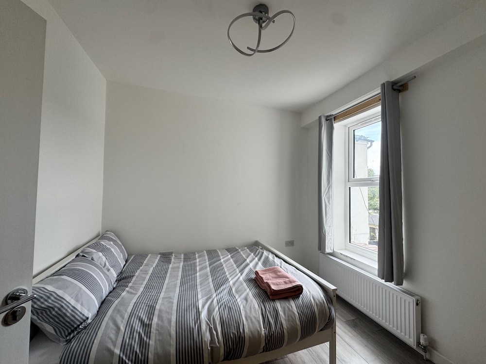 Three Double Rooms in Spacious Home