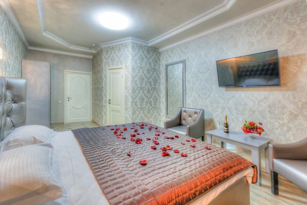 Kapriz Hotel