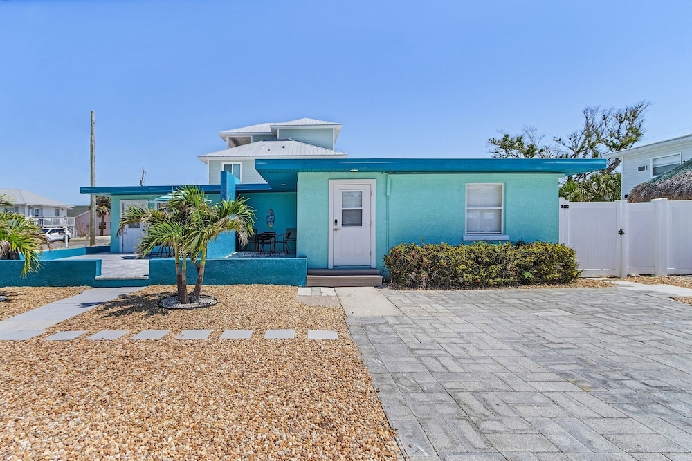 412/815 Tropical Tide Duplex: 4bd, Walk To Times Square! 4 Bedroom Home
