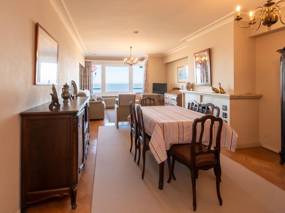 Classic Beach Apartment
